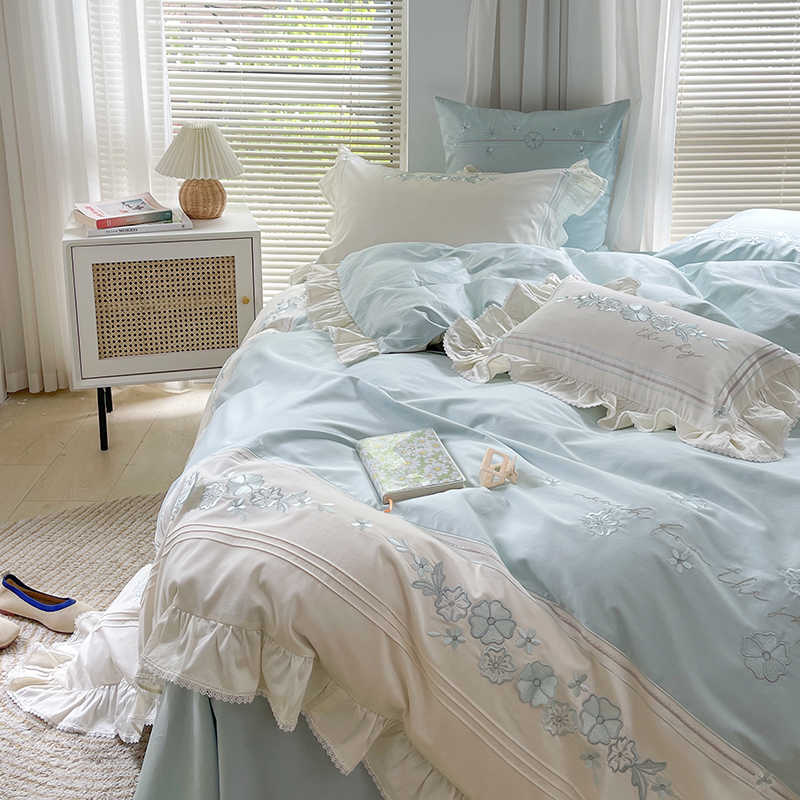 French Princess Embroidery Duvet Cover | 3CARATS