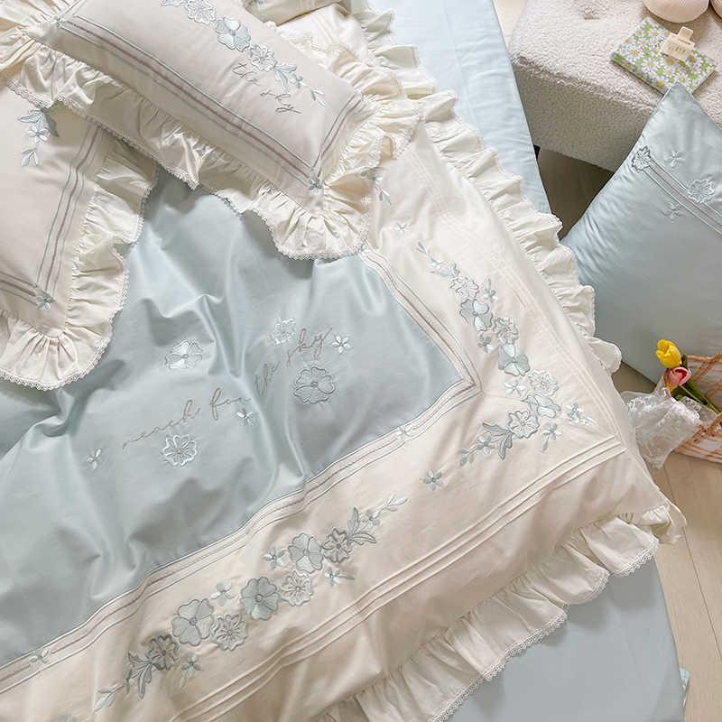 French Princess Embroidery Duvet Cover | 3CARATS