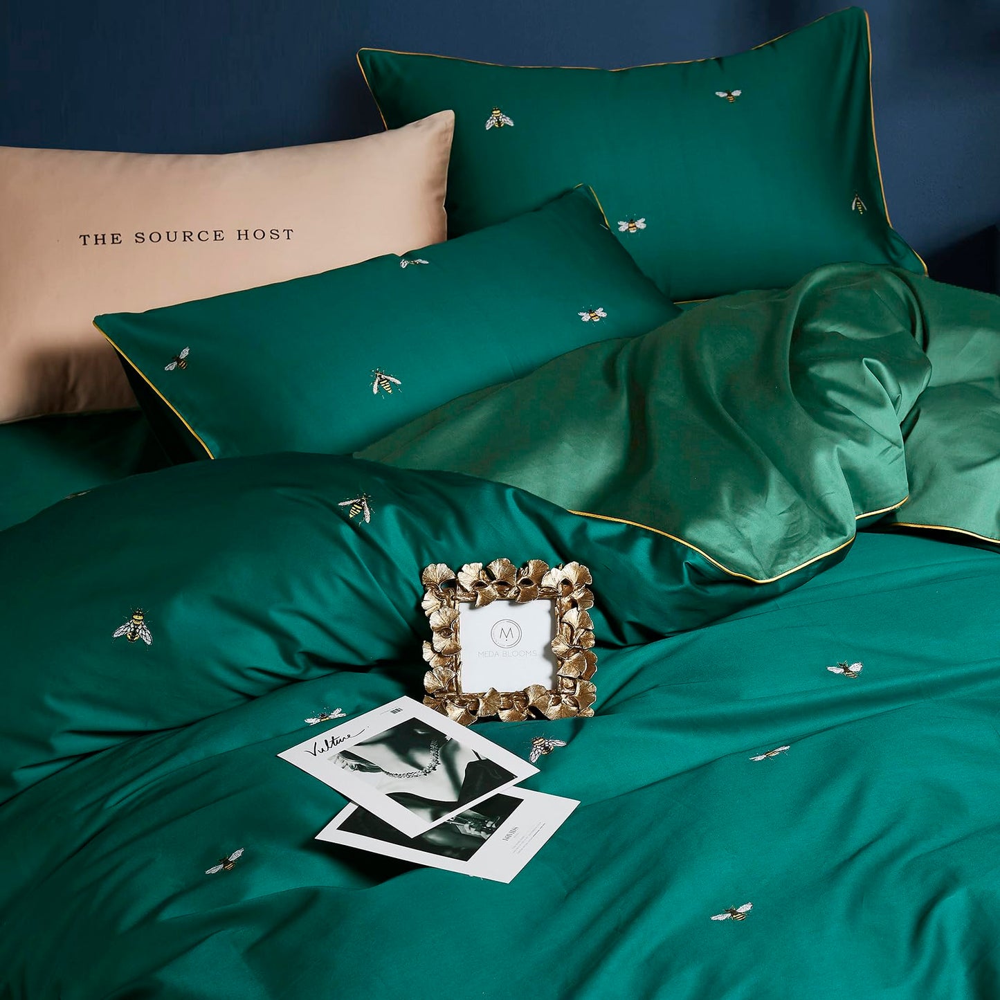 Dark Green Bee Cotton Duvet Set | 3CARATS