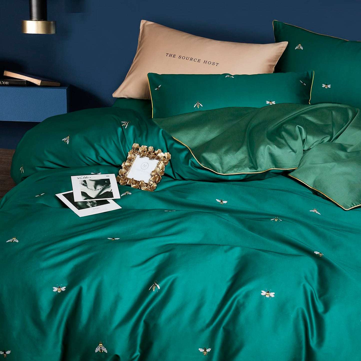 Dark Green Bee Cotton Duvet Set | 3CARATS