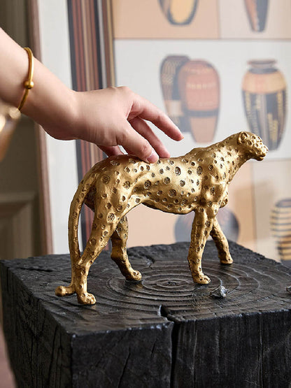 Golden Exquisite Leopard Art Ornament | 3CARATS