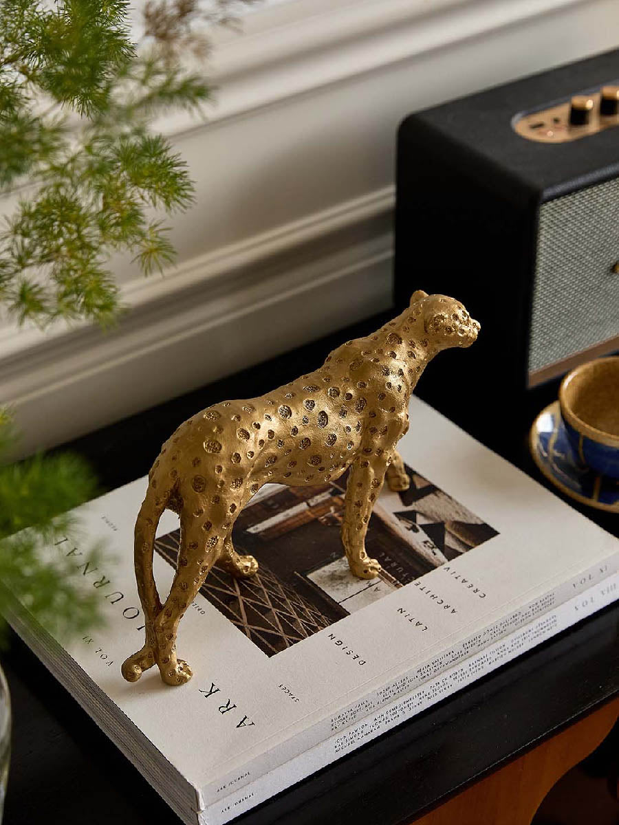 Golden Exquisite Leopard Art Ornament | 3CARATS