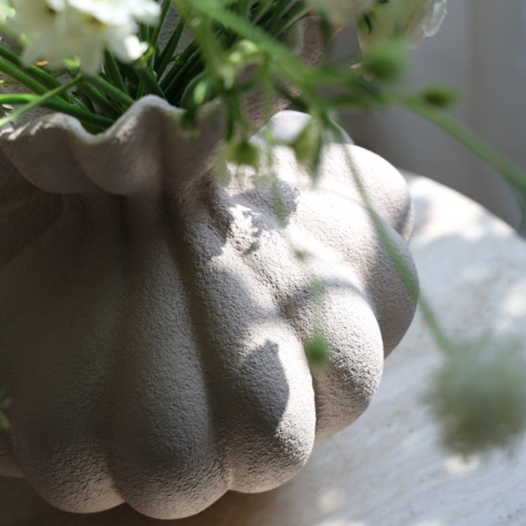 Handcrafted French Vintage-Inspired Vase | 3CARATS