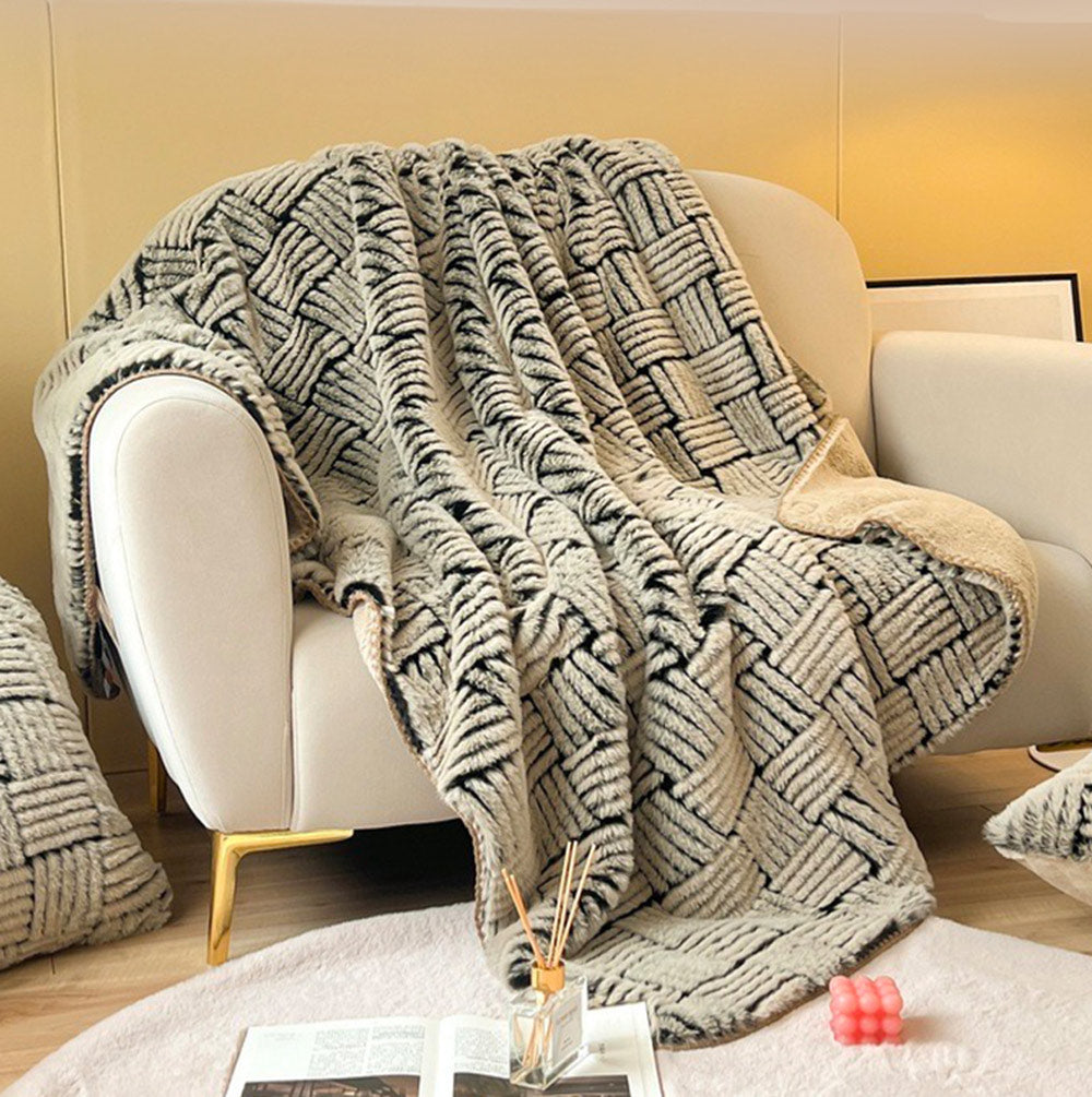 Luxury Faux Rabbit Fur Flannel Throw Blanket | 3CARATS