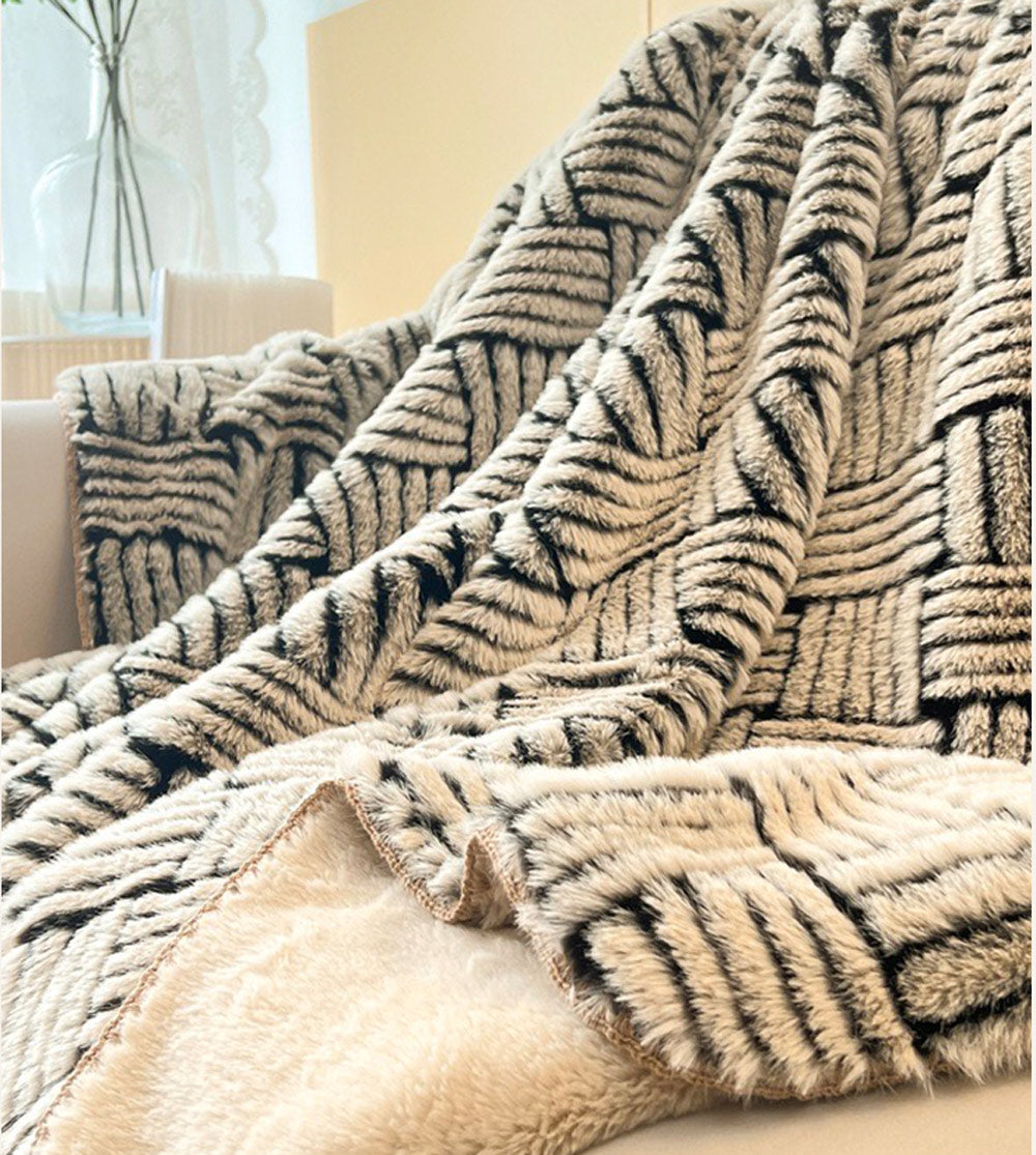 Luxury Faux Rabbit Fur Flannel Throw Blanket | 3CARATS