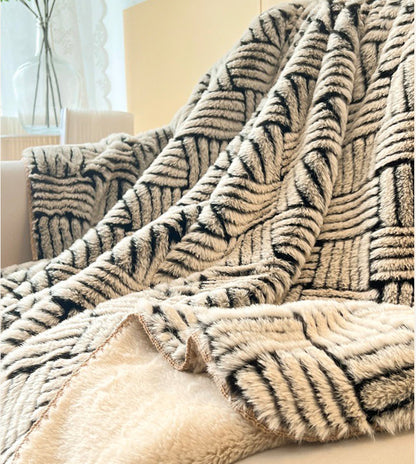 Luxury Faux Rabbit Fur Flannel Throw Blanket | 3CARATS