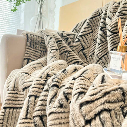 Luxury Faux Rabbit Fur Flannel Throw Blanket | 3CARATS