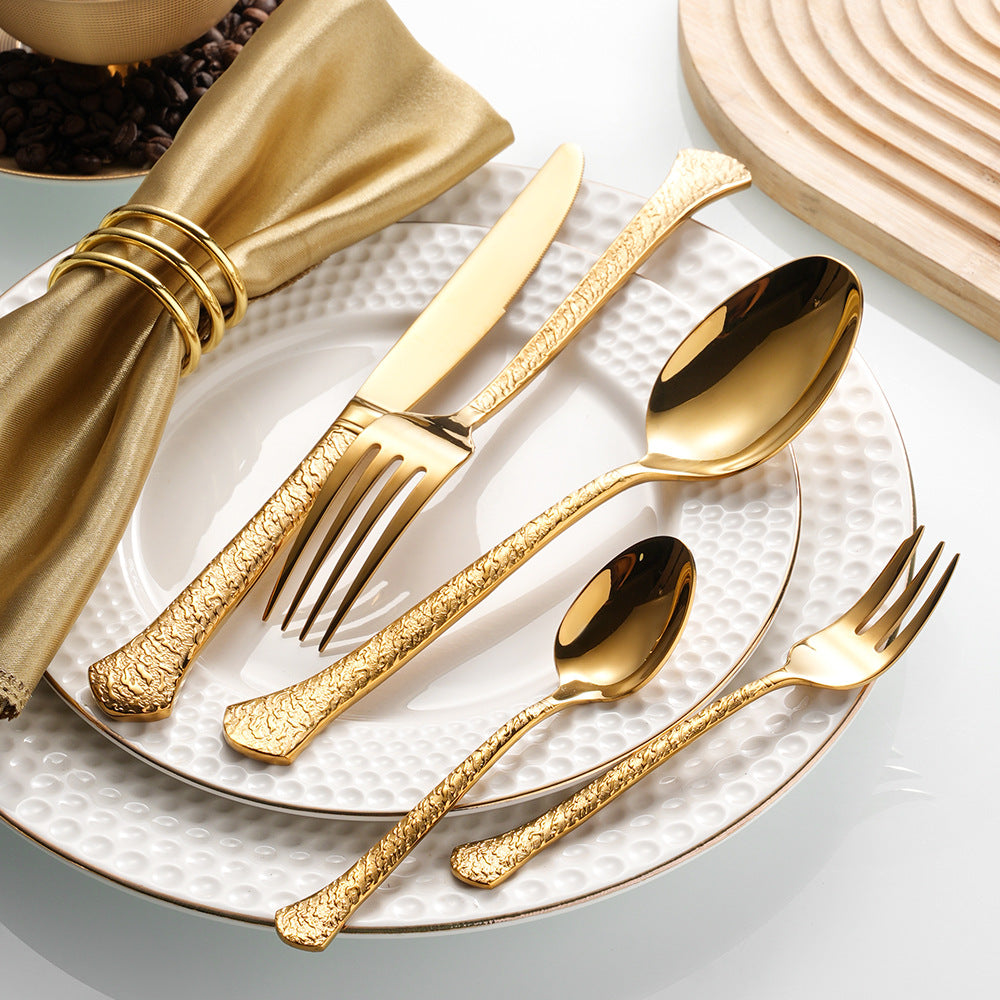 Luxury Gold Embossed Flatware Set | 3CARATS