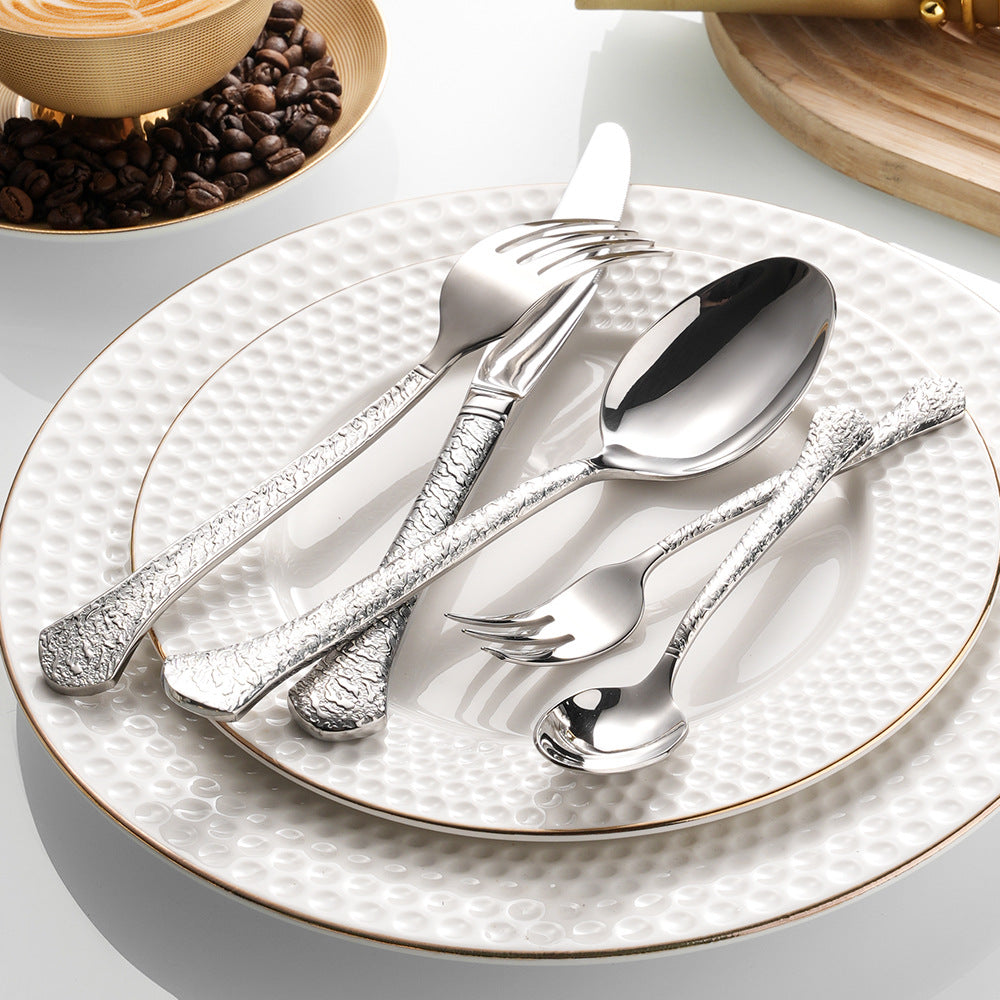 Luxury Gold Embossed Flatware Set | 3CARATS
