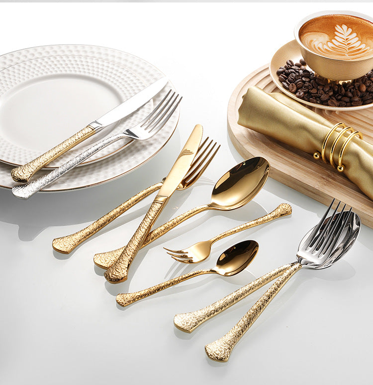 Luxury Gold Embossed Flatware Set | 3CARATS