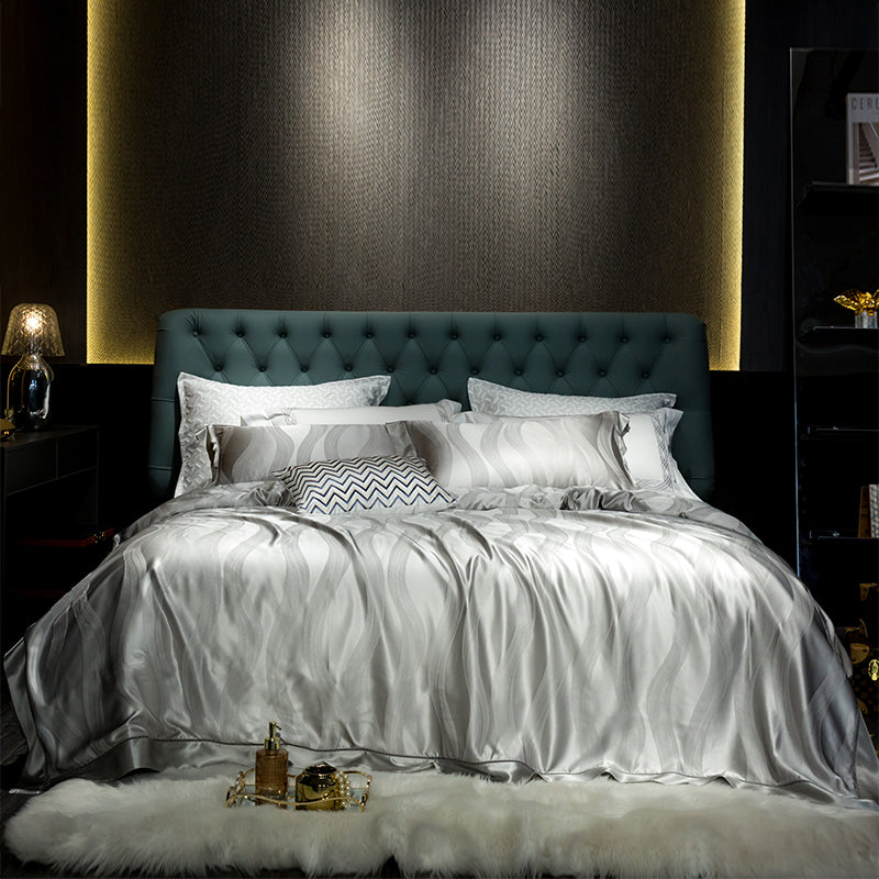 Luxury Pedra Gold 28 Momme 100% Mulberry Silk Jacquard Bedding Set | 3CARATS