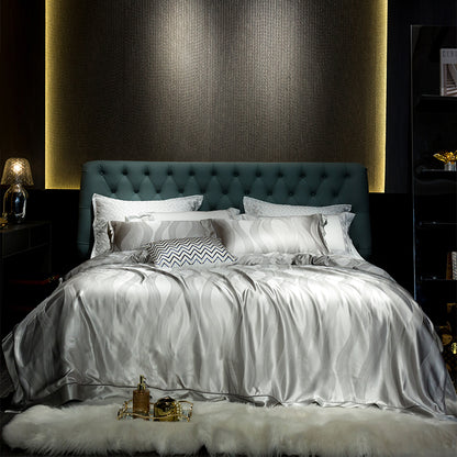 Luxury Pedra Gold 28 Momme 100% Mulberry Silk Jacquard Bedding Set | 3CARATS