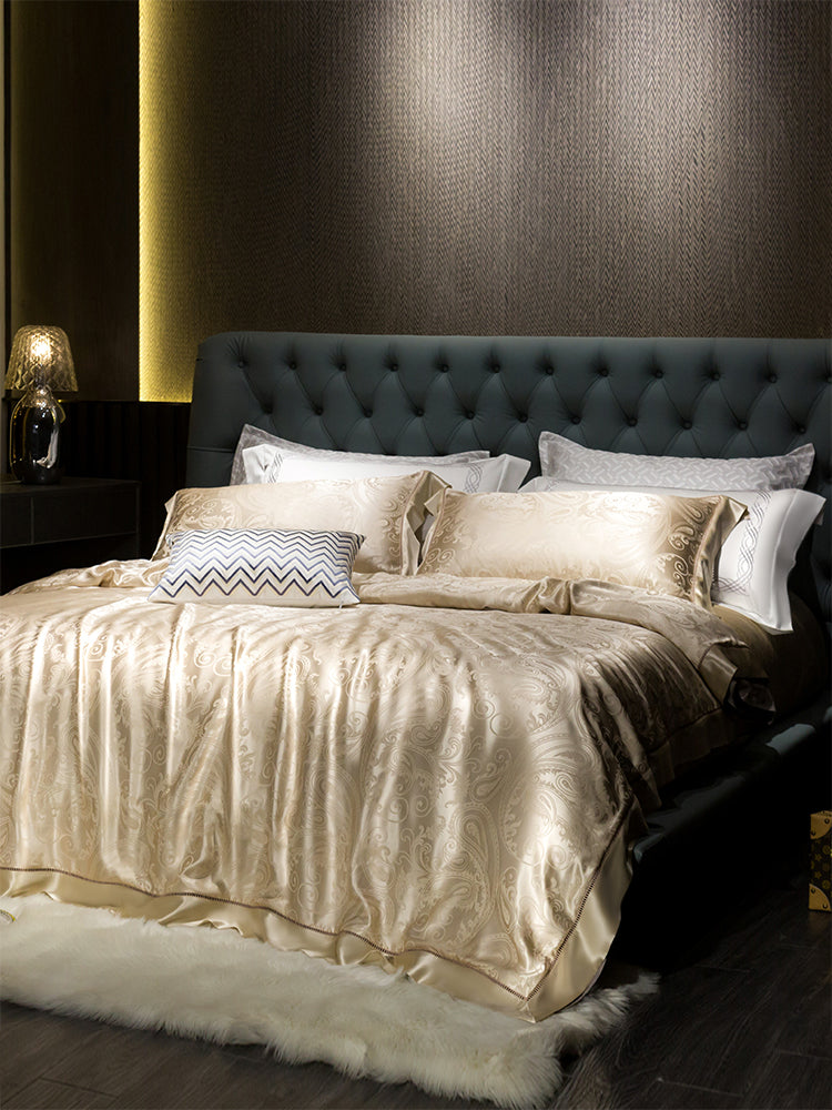 Luxury Pedra Gold 28 Momme 100% Mulberry Silk Jacquard Bedding Set | 3CARATS