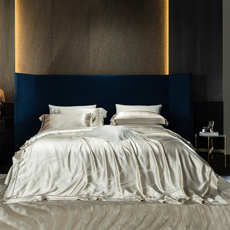 Luxury Pedra Gold 28 Momme 100% Mulberry Silk Jacquard Bedding Set | 3CARATS