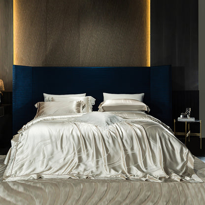 Luxury Pedra Gold 28 Momme 100% Mulberry Silk Jacquard Bedding Set | 3CARATS