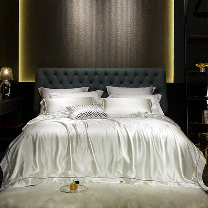 Luxury Pedra Gold 28 Momme 100% Mulberry Silk Jacquard Bedding Set | 3CARATS