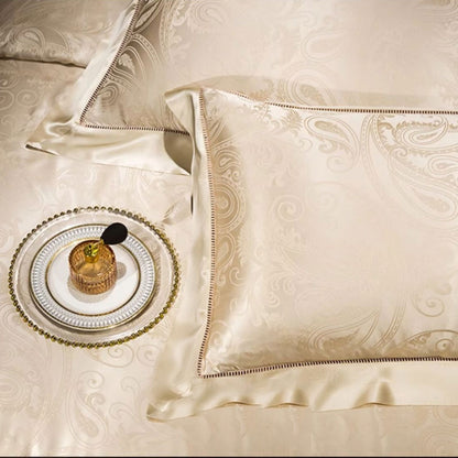 Luxury Pedra Gold 28 Momme 100% Mulberry Silk Jacquard Bedding Set | 3CARATS
