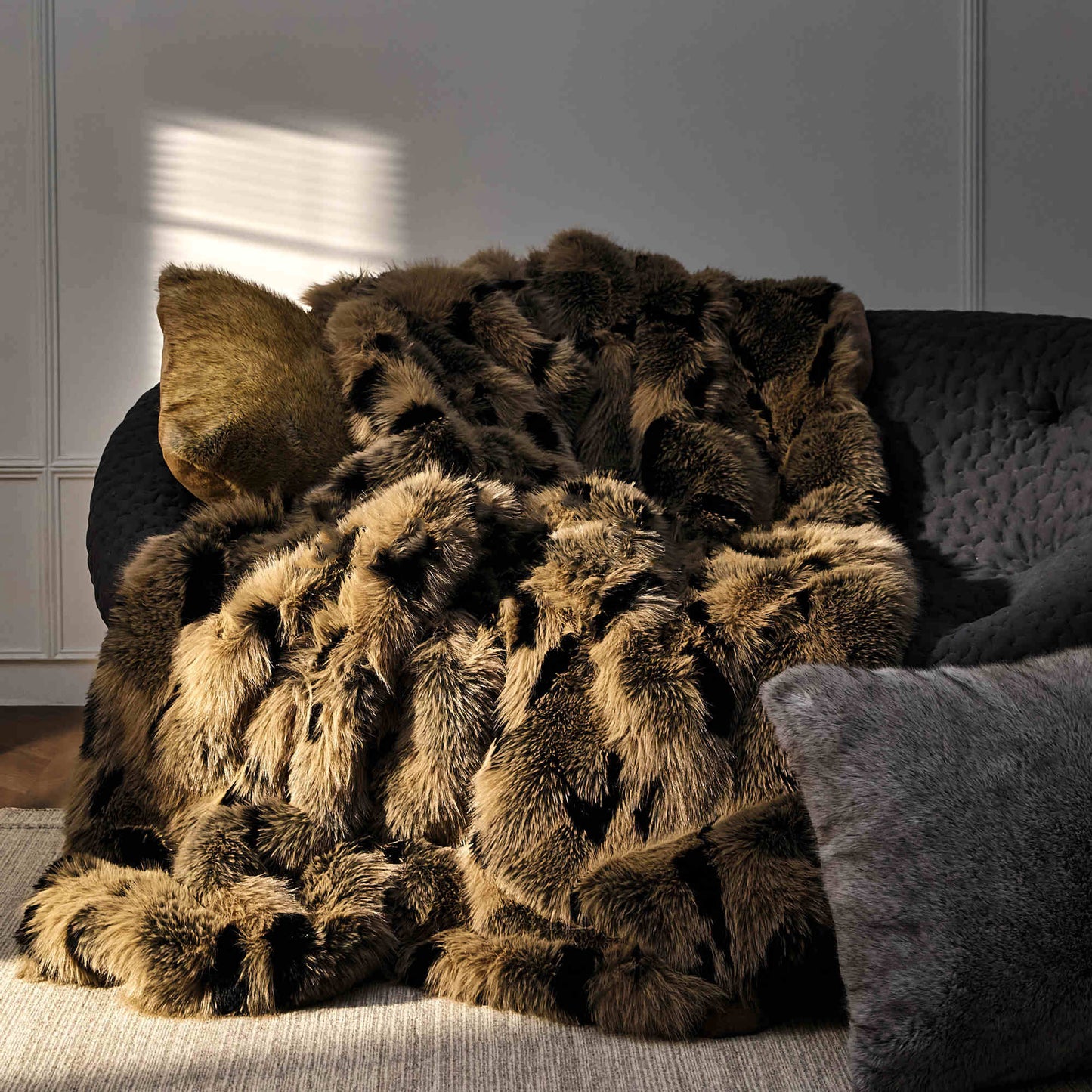 Luxury Soft Faux Fox Fur Blanket | Eco-Friendly 3CARATS