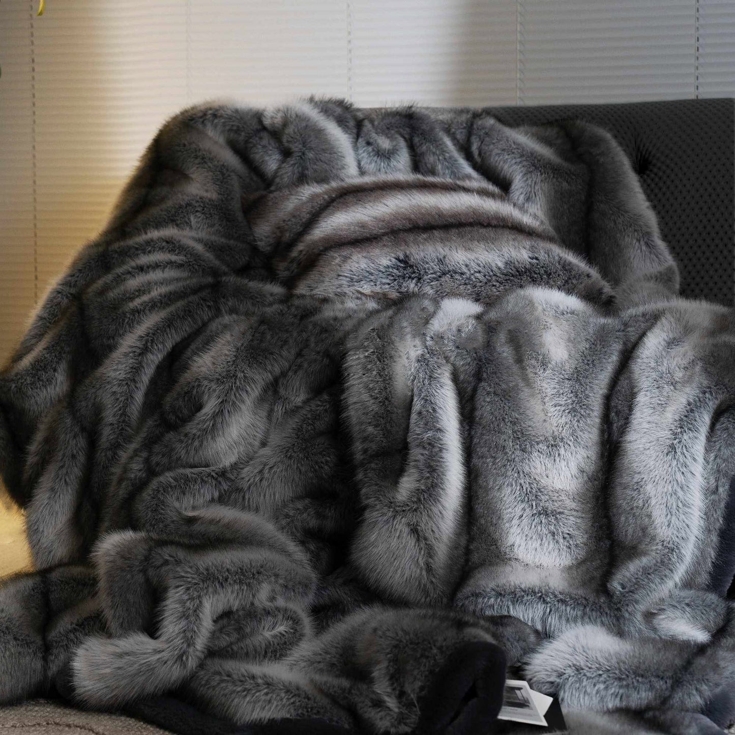 Luxury Soft Faux Fox Fur Blanket | Eco-Friendly 3CARATS