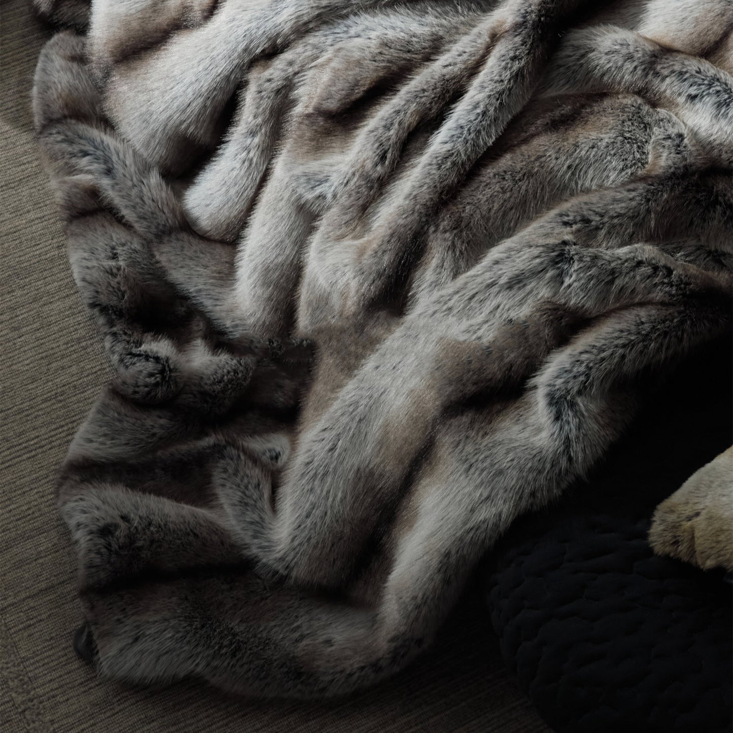 Luxury Soft Faux Fox Fur Blanket | Eco-Friendly 3CARATS