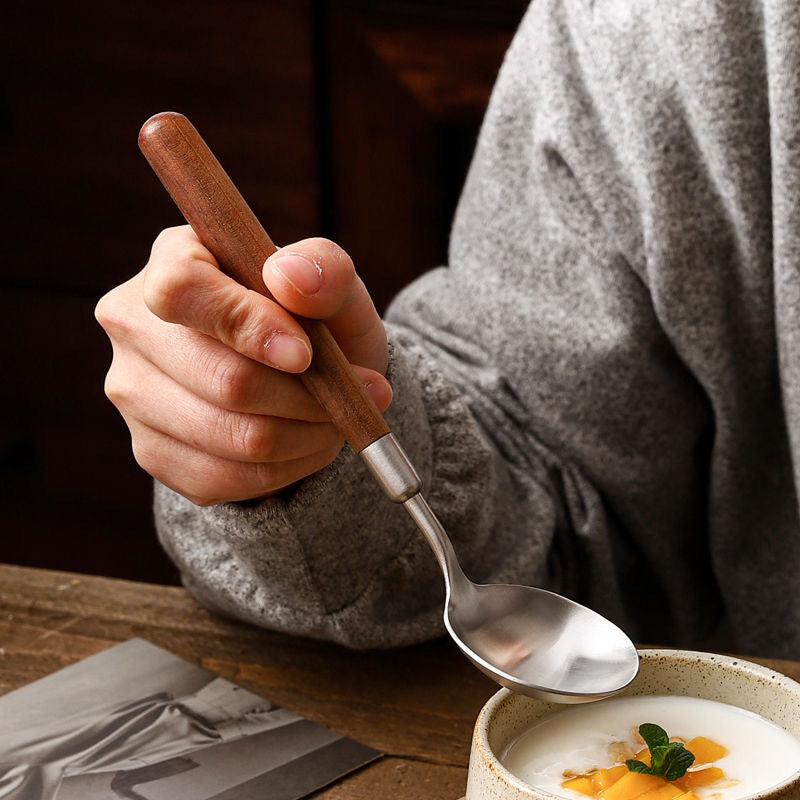 Minimalist Walnut Wood Flatware Set | 3CARATS