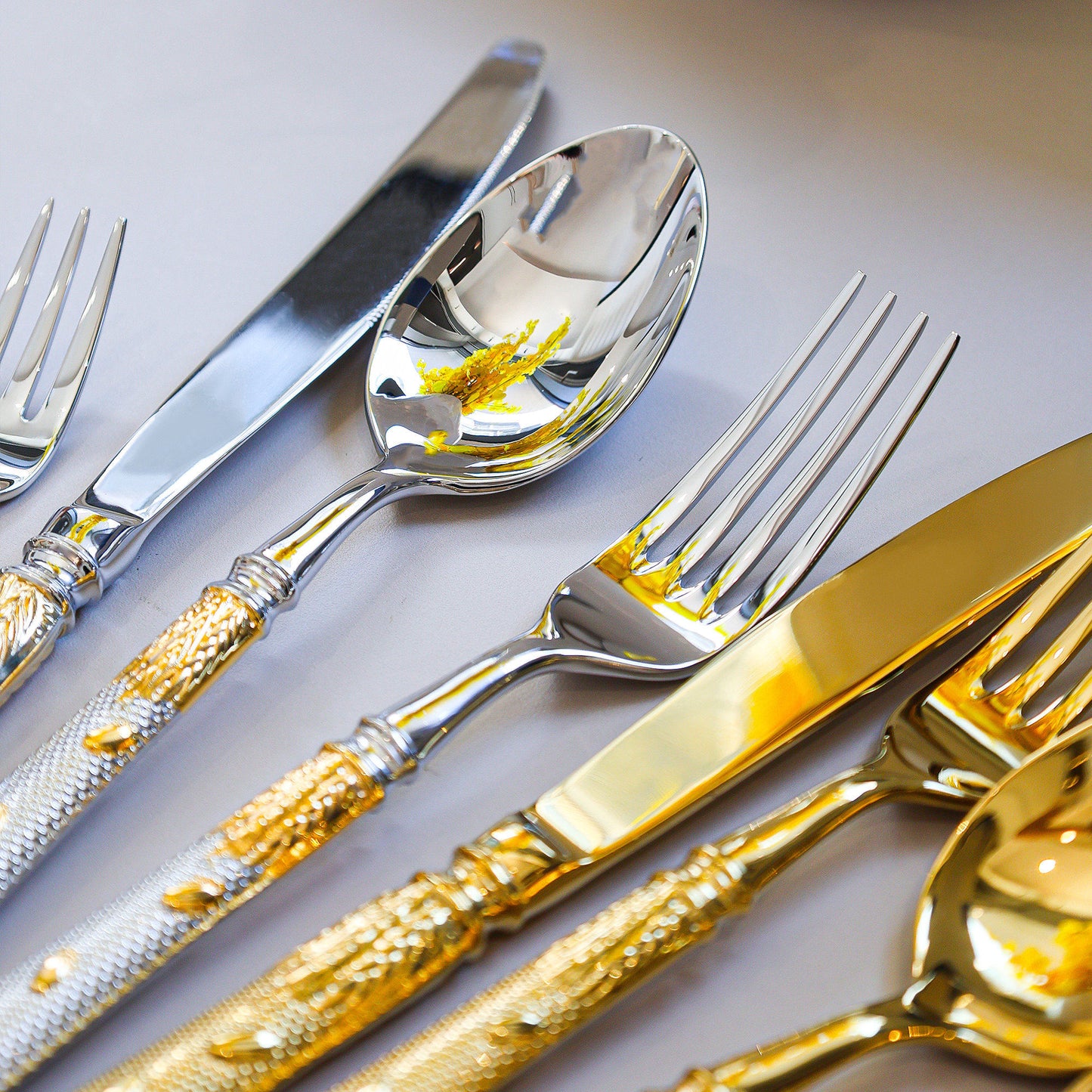 Premium Wheat Embossed Handle Forged Steak Cutlery Set | 3CARATS