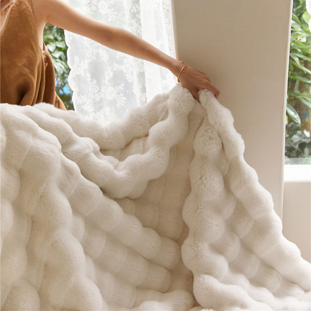 Toscana Super+ Soft & Comfortable Plush Bed Throw Blanket | 3CARATS