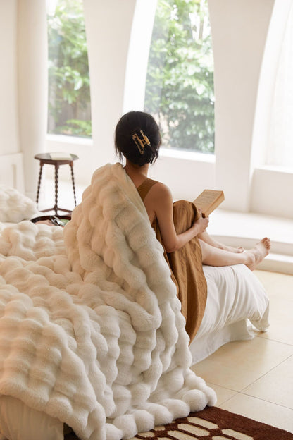 Toscana Super+ Soft & Comfortable Plush Bed Throw Blanket | 3CARATS