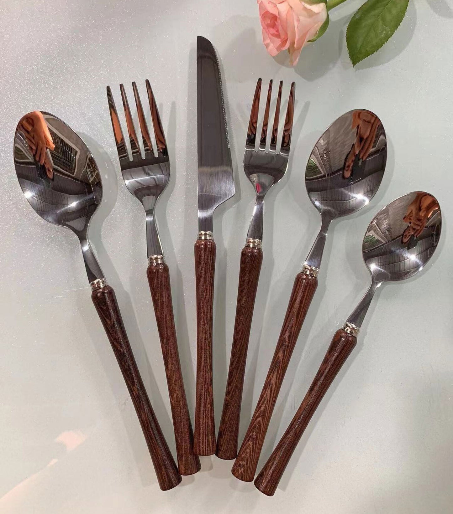 Vintage Chicken-Wing Wood Handle Cutlery Set | 3CARATS